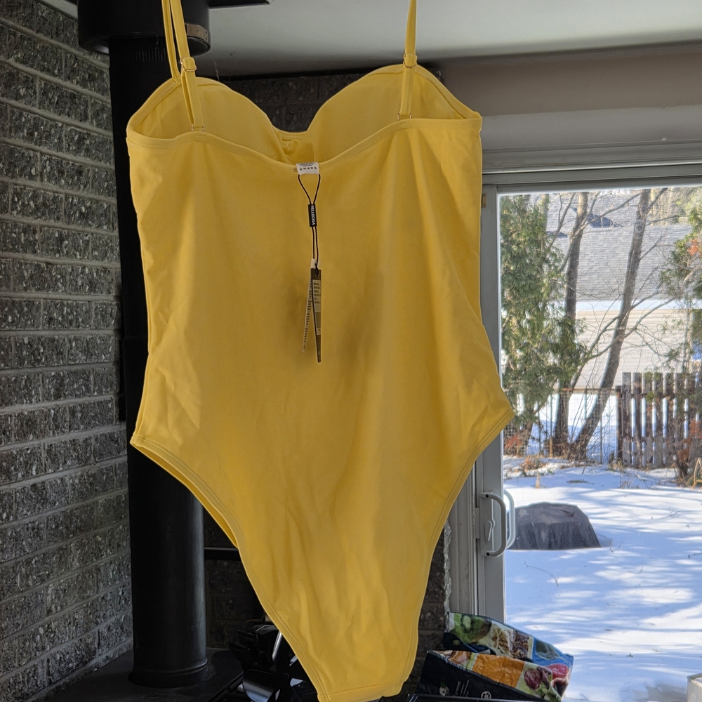 RELLECIGA Bright Yellow  One-Piece Swimsuit with Adjustable Straps